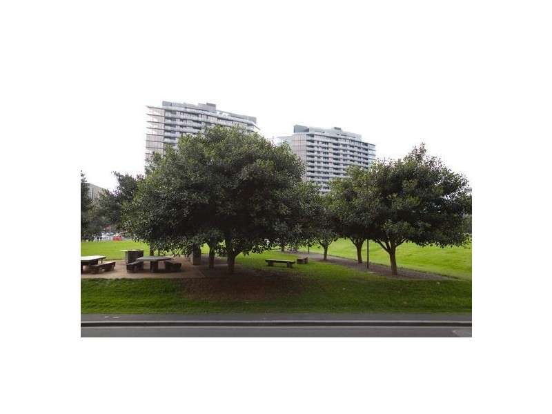 16/801 Bourke Street, Docklands VIC 3008