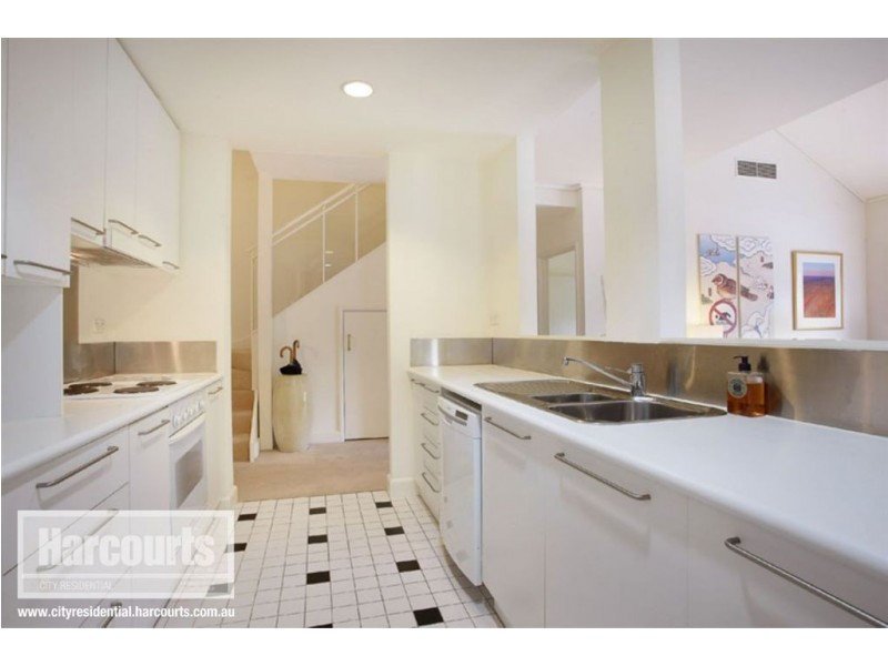 41/201 Wellington Parade South, East Melbourne VIC 3002