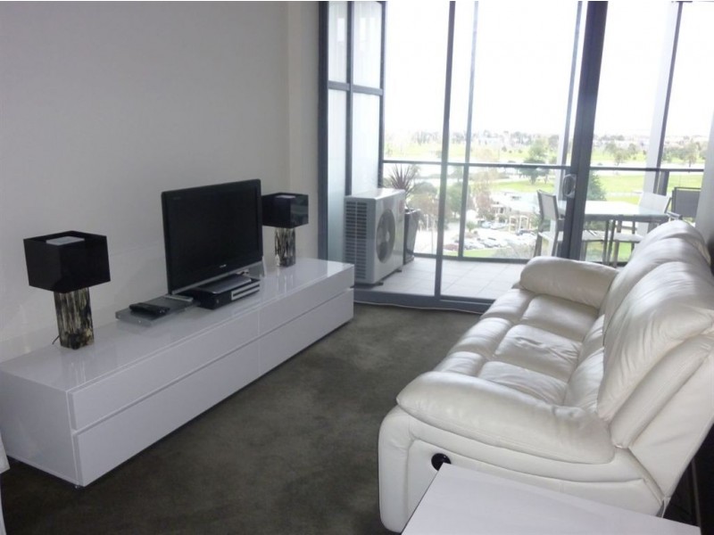 718/55 Queens Road, Melbourne VIC 3004