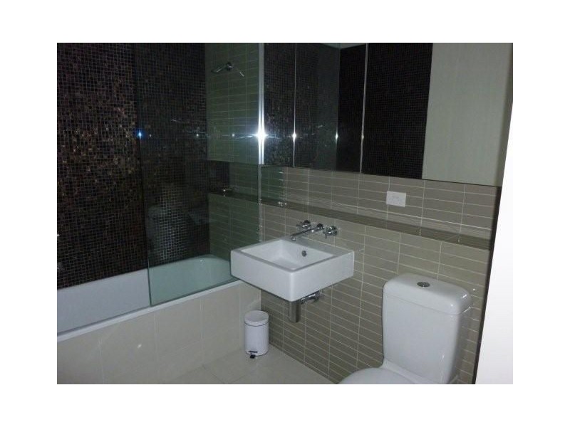 718/55 Queens Road, Melbourne VIC 3004