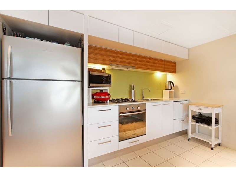 911/100 Harbour Esplanade, Docklands VIC 3008