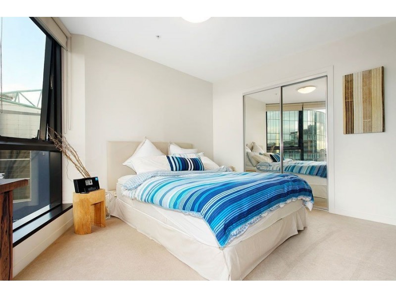 911/100 Harbour Esplanade, Docklands VIC 3008