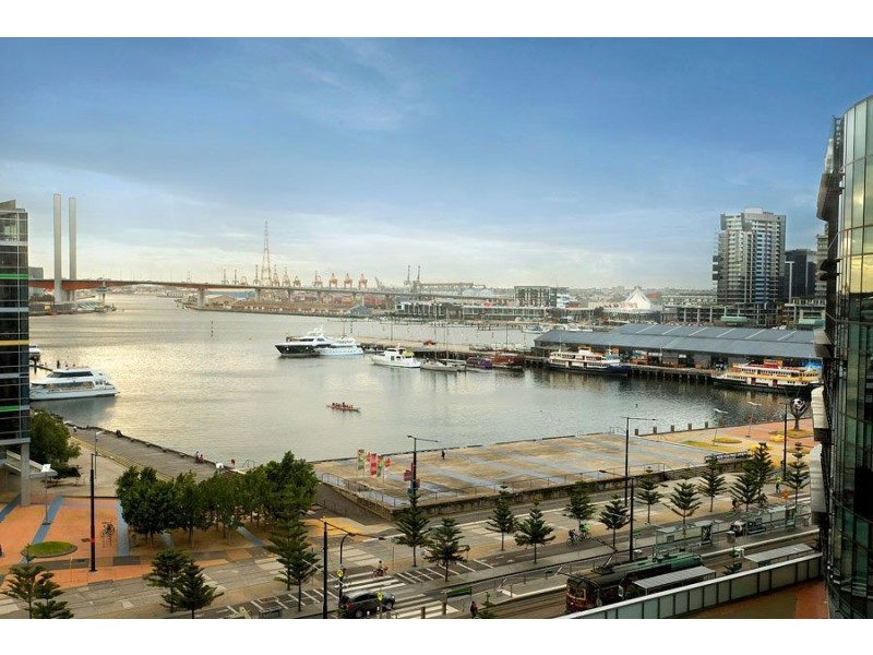 911/100 Harbour Esplanade, Docklands VIC 3008