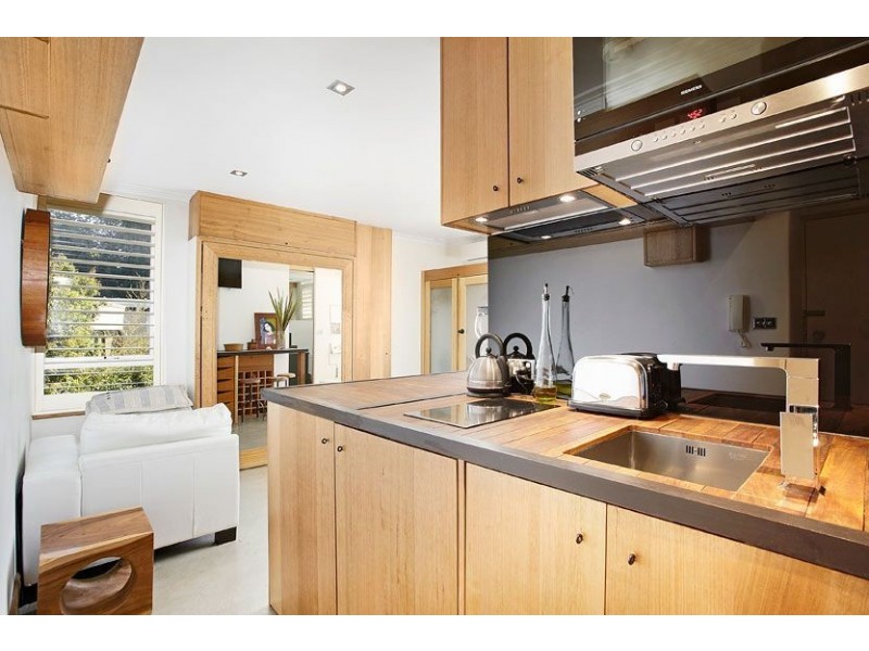 208/25 Hotham Street, East Melbourne VIC 3002
