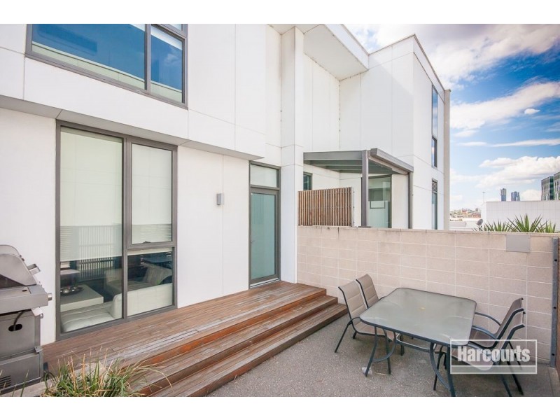 230/117 Studio Lane, Docklands VIC 3008