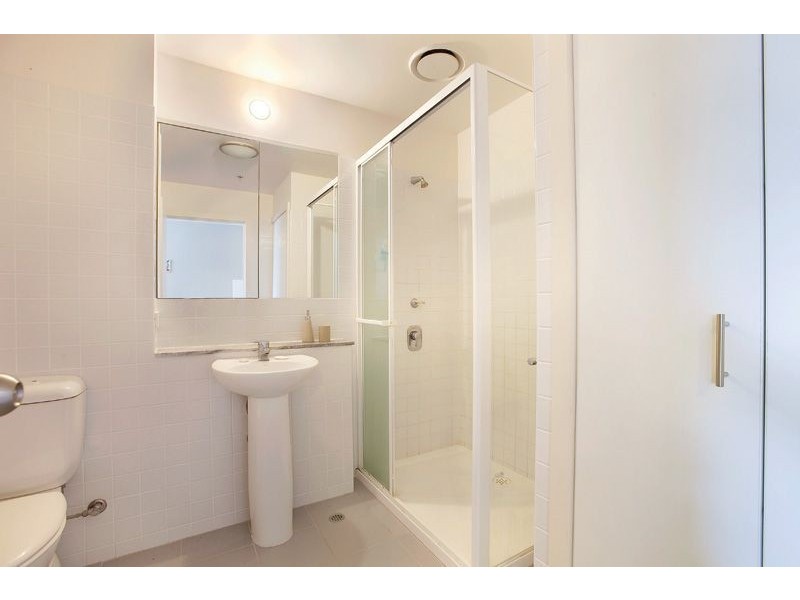 1807/250 Elizabeth Street, Melbourne VIC 3000