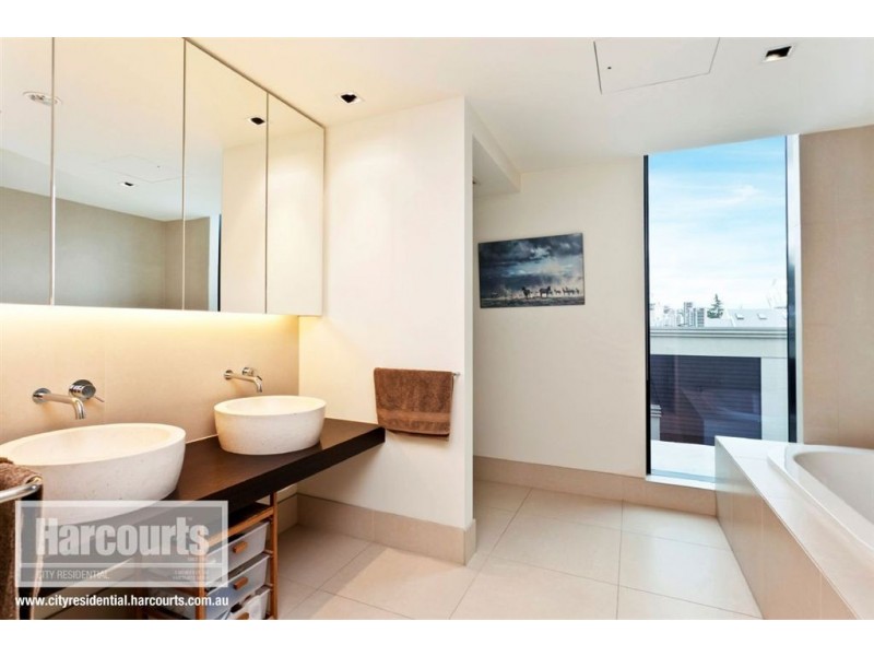 302/279 Wellington Parade South, East Melbourne VIC 3002