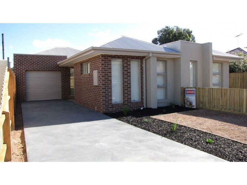 5 Oldfield Street, Sunshine West VIC 3020