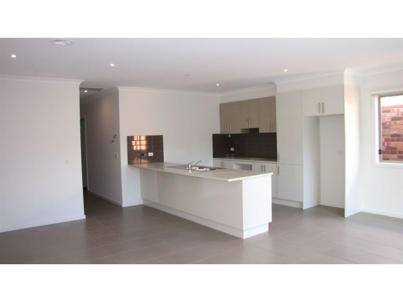 5A Oldfield Street, Sunshine West VIC 3020