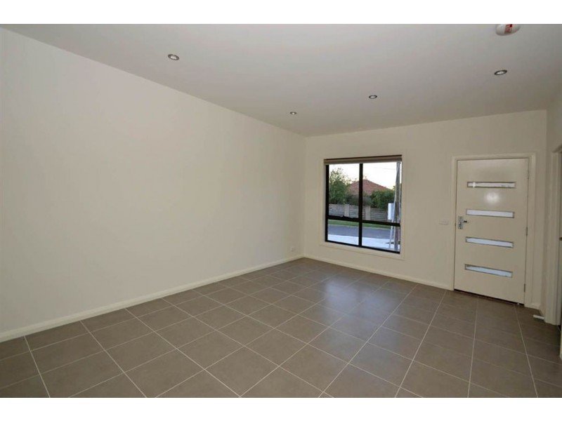 1/19 Rockbank Road, Ardeer VIC 3022