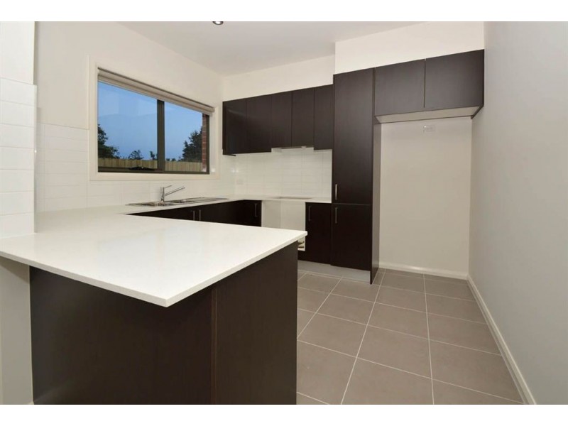 2/19 Rockbank Road, Ardeer VIC 3022