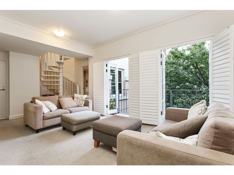 21/8 Wellington Crescent, East Melbourne VIC 3002