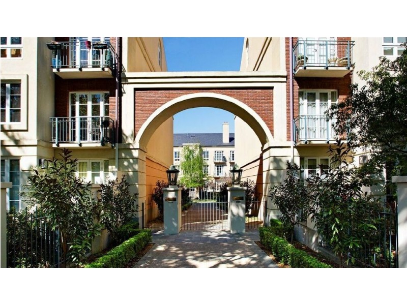 21/8 Wellington Crescent, East Melbourne VIC 3002