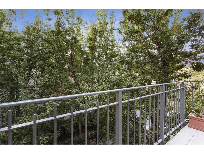 21/8 Wellington Crescent, East Melbourne VIC 3002