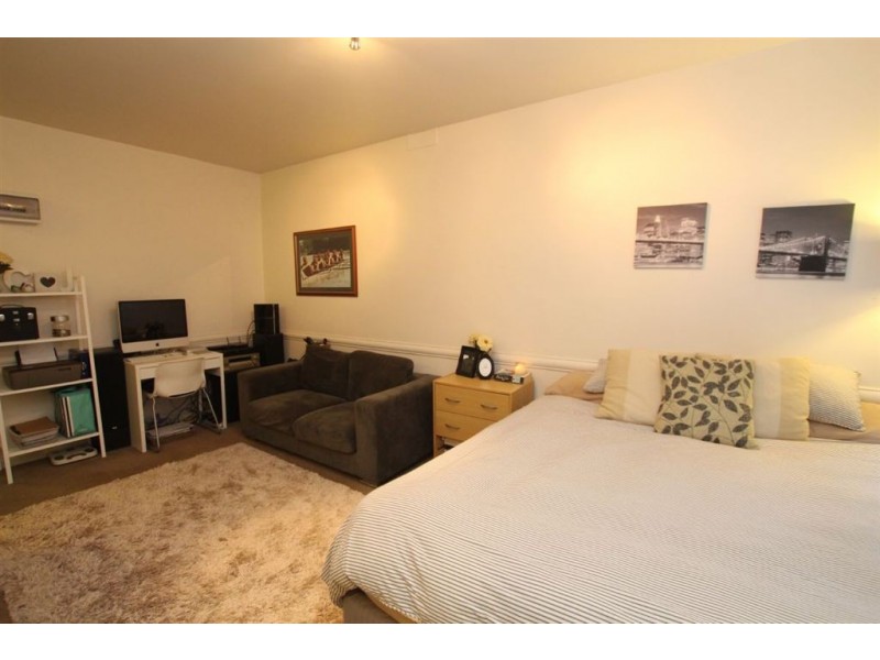 2/25 Hotham Street, East Melbourne VIC 3002