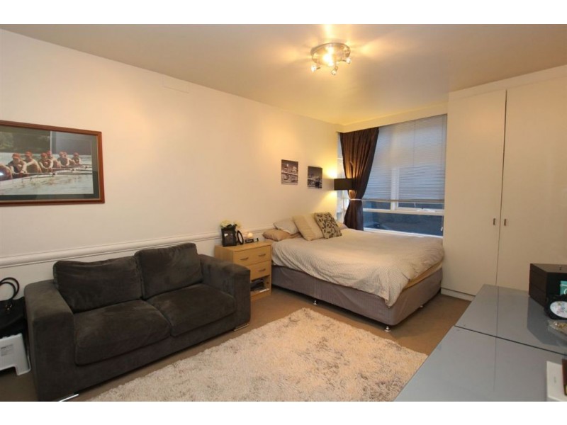 2/25 Hotham Street, East Melbourne VIC 3002