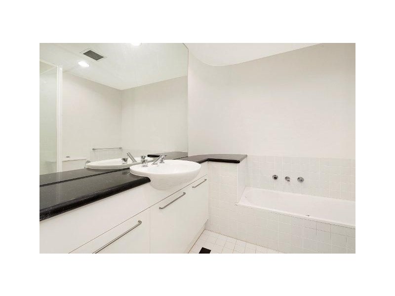 28/1 Wellington Crescent, East Melbourne VIC 3002