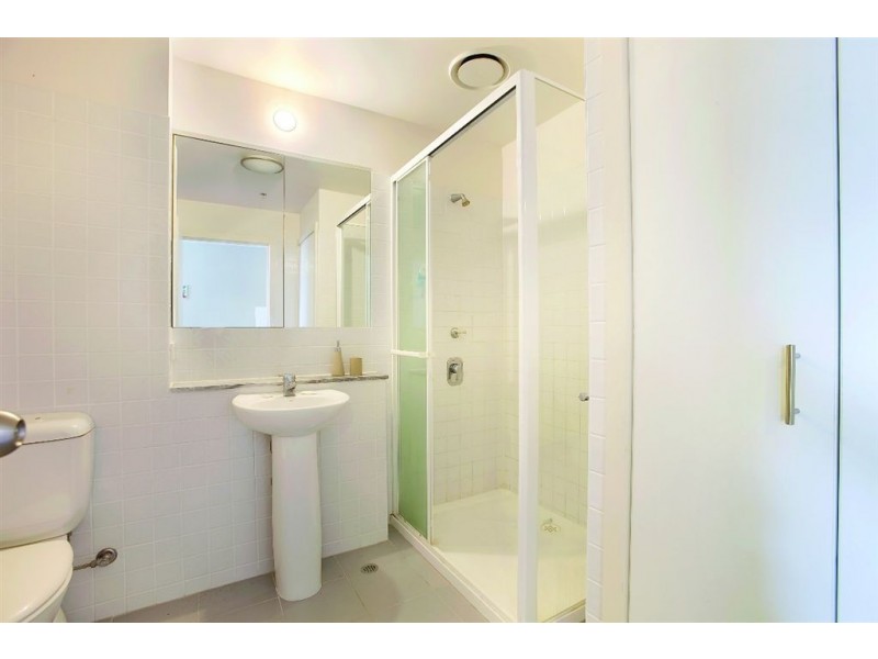 1807/250 Elizabeth Street, Melbourne VIC 3000