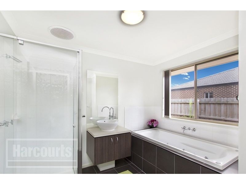 11 Creswick Avenue, Eynesbury VIC 3338