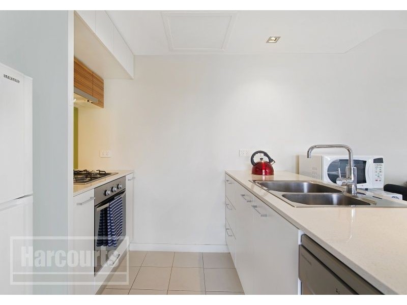 1207/100 Harbour Esplanade, Docklands VIC 3008