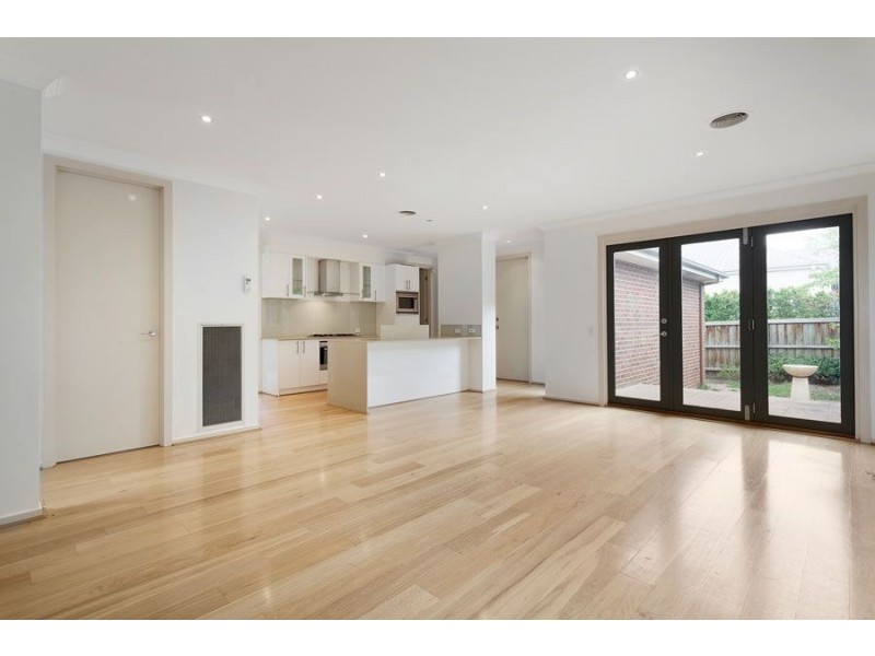 3 Mueller Close, Burwood VIC 3125