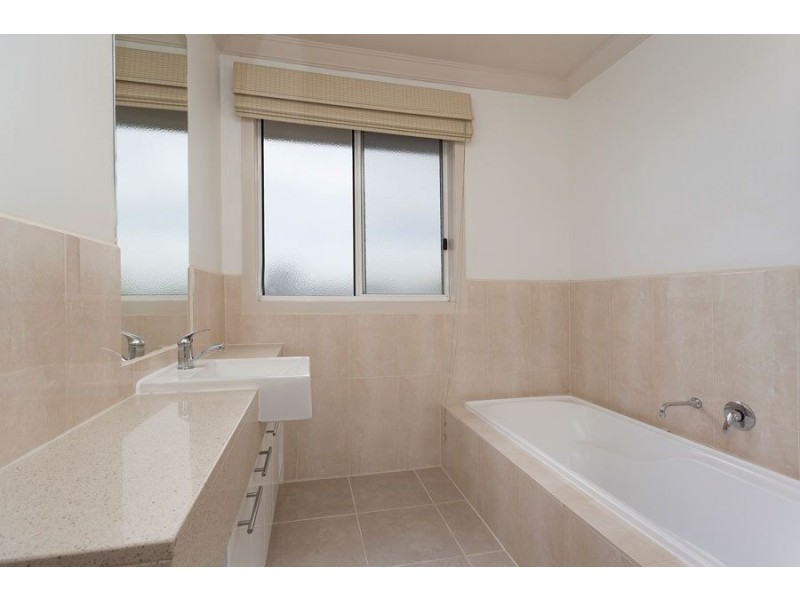 3 Mueller Close, Burwood VIC 3125