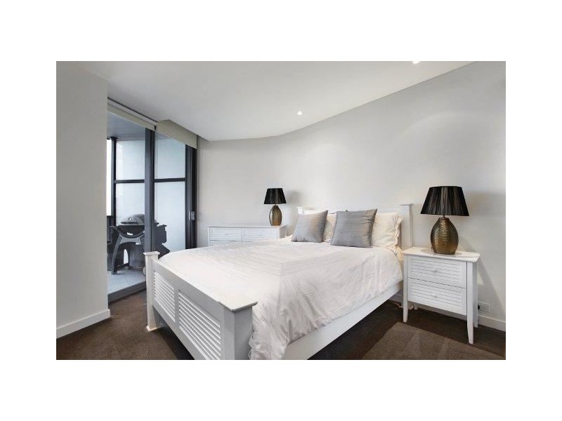 718/55 Queens Road, Melbourne VIC 3004
