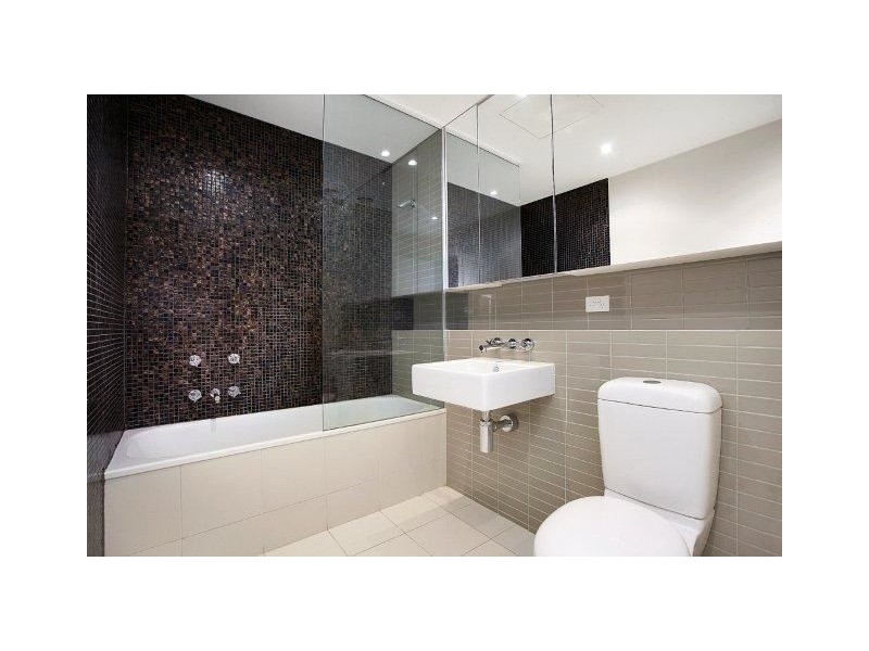 718/55 Queens Road, Melbourne VIC 3004