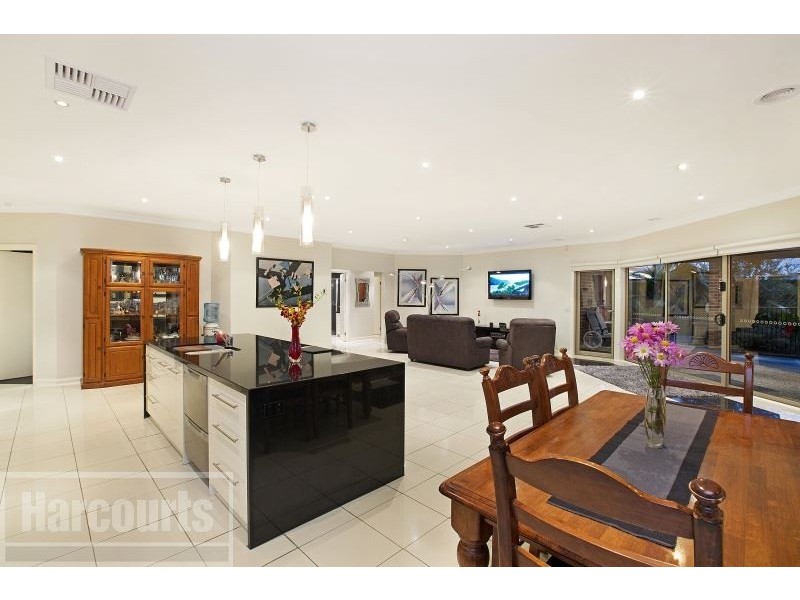 27 Brookfield Avenue, Brookfield VIC 3338