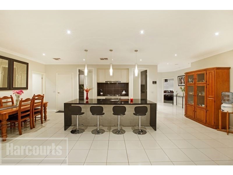 27 Brookfield Avenue, Brookfield VIC 3338