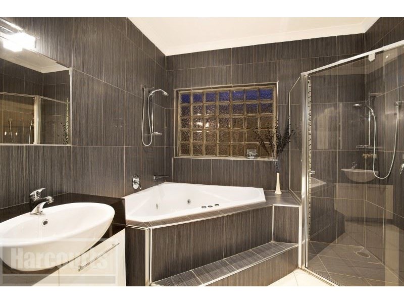 27 Brookfield Avenue, Brookfield VIC 3338