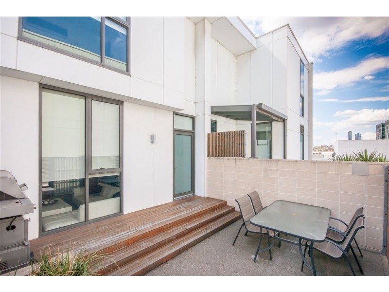 230/117 Studio Lane, Docklands VIC 3008
