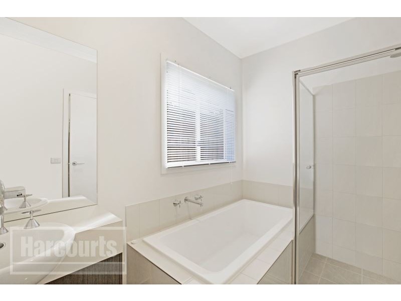 35 Eaglehawk Boulevard, Eynesbury VIC 3338