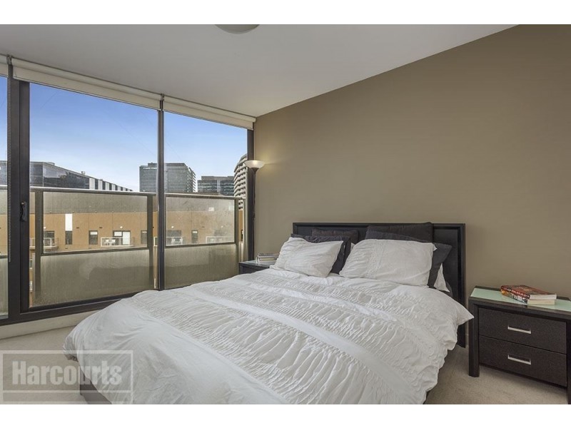 914/100 Harbour Esplanade, Docklands VIC 3008