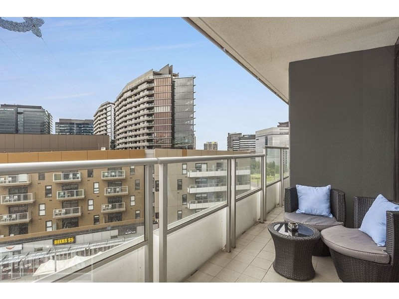 914/100 Harbour Esplanade, Docklands VIC 3008