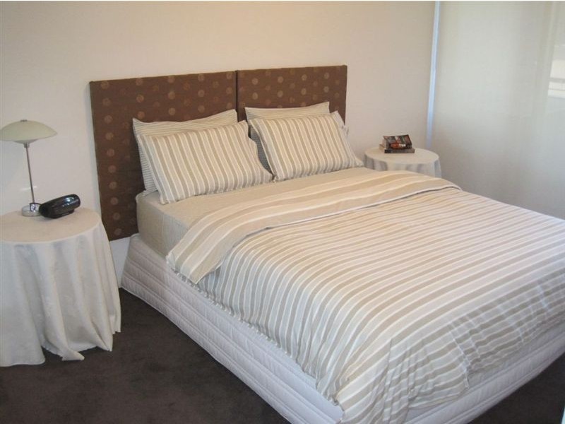 2513/250 Elizabeth Street, Melbourne VIC 3000