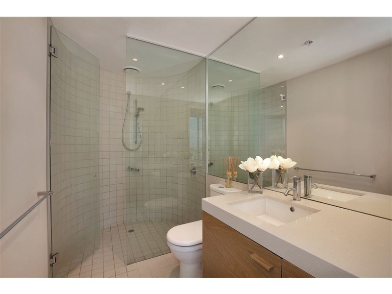 1302/2 New Quay Promenade, Docklands VIC 3008