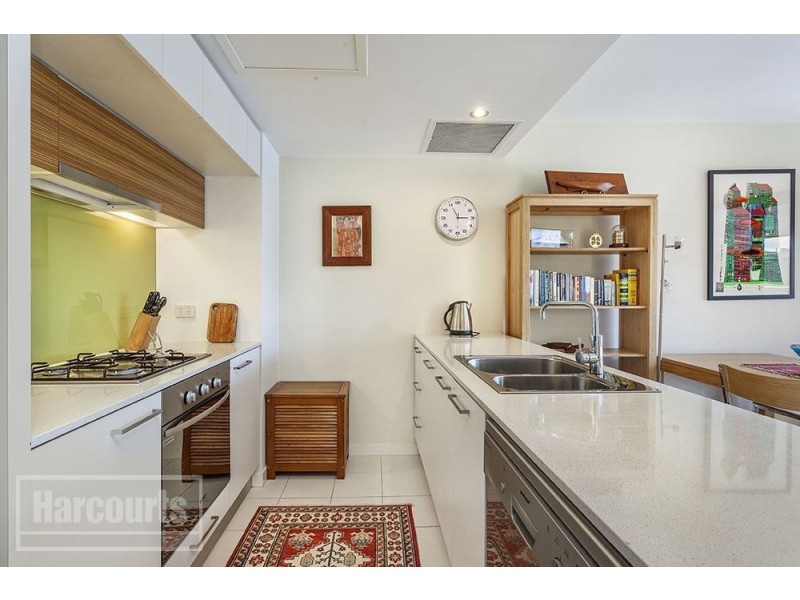 1210/100 Harbour Esplanade, Docklands VIC 3008