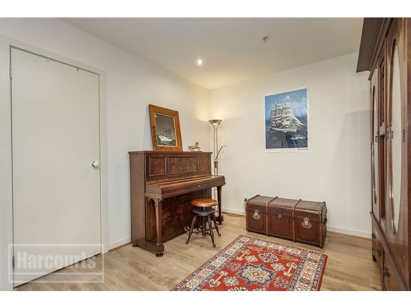 1210/100 Harbour Esplanade, Docklands VIC 3008