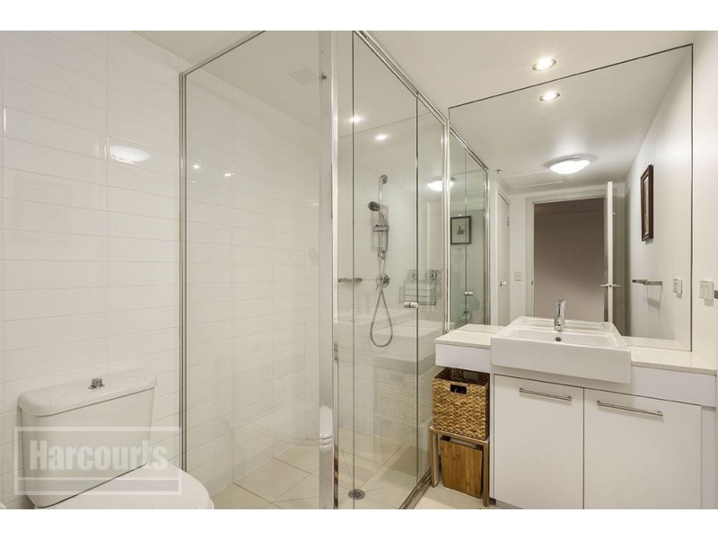 1210/100 Harbour Esplanade, Docklands VIC 3008