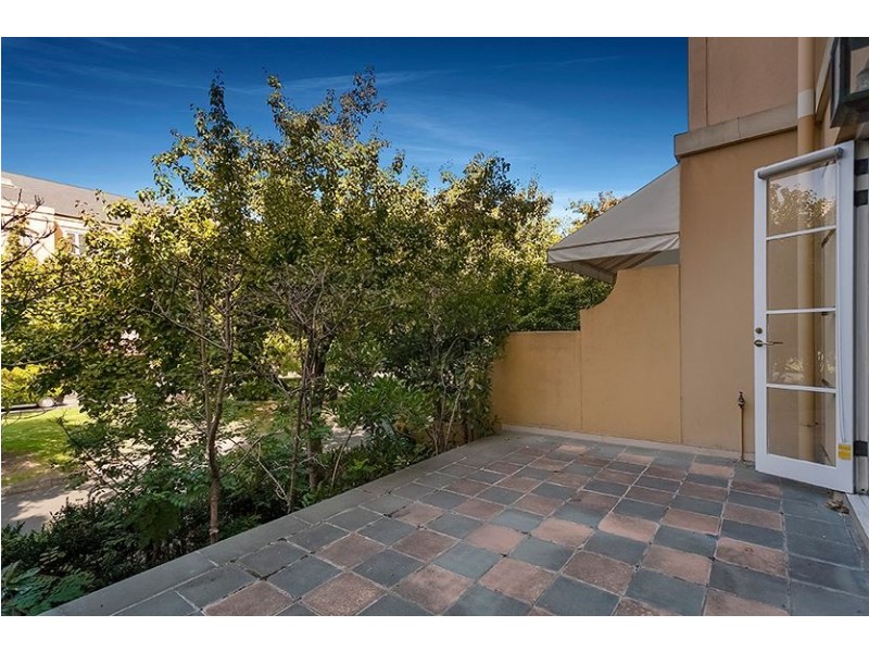 8/8 Wellington Crescent, East Melbourne VIC 3002