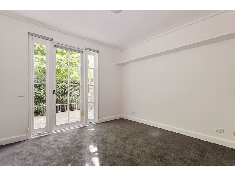 8/8 Wellington Crescent, East Melbourne VIC 3002