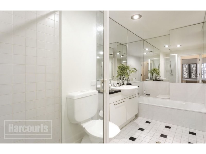 34/201 Wellington Parade South, East Melbourne VIC 3002