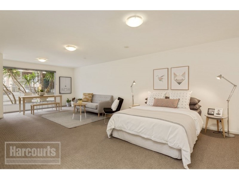 7 Magenta Place, Carlton VIC 3053