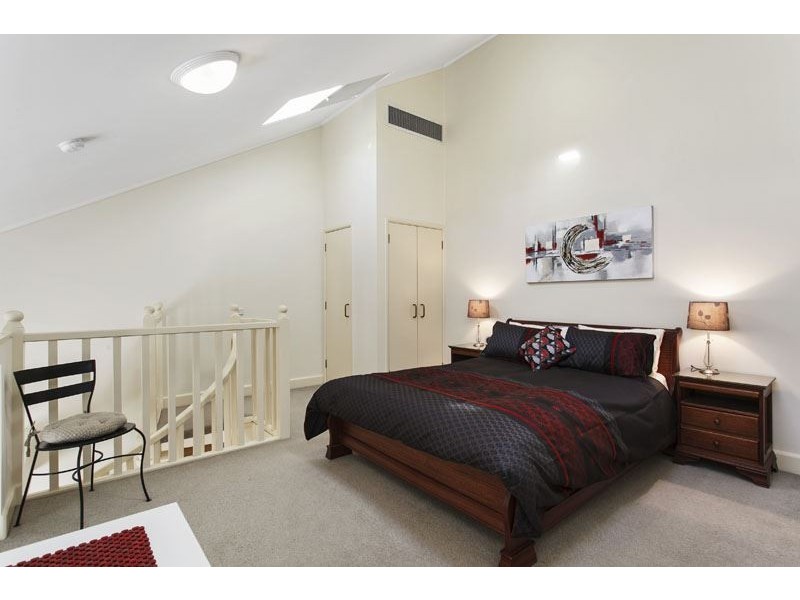 64A/211 Wellington Parade South, East Melbourne VIC 3002