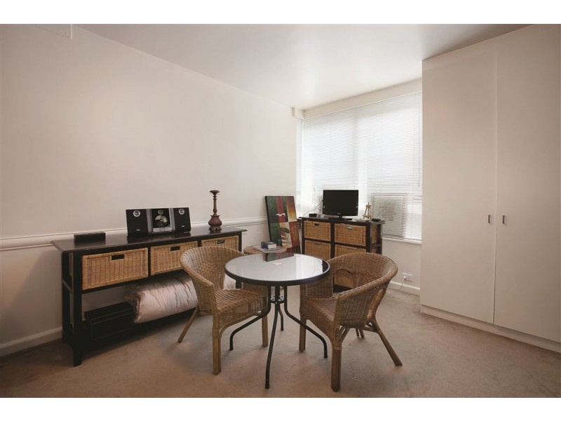 2/25 Hotham Street, East Melbourne VIC 3002