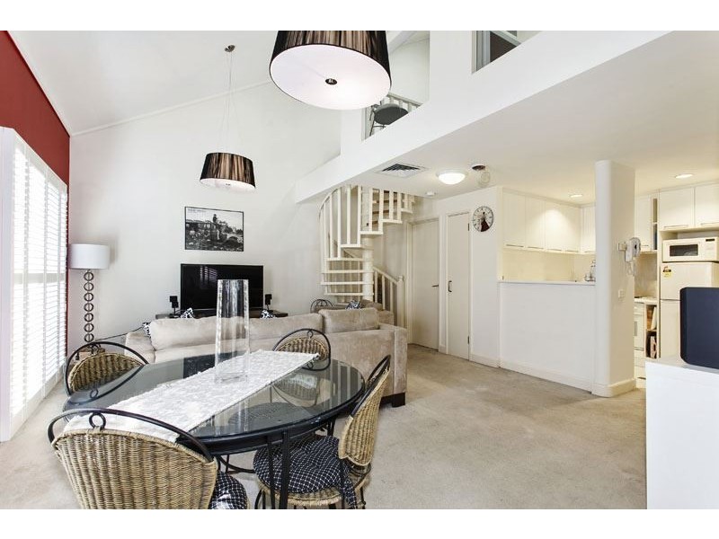 64A/211 Wellington Parade South, East Melbourne VIC 3002