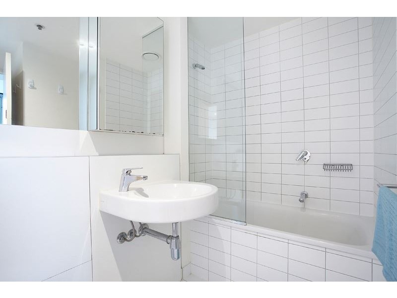 2304/620 Collins Street, Melbourne VIC 3000