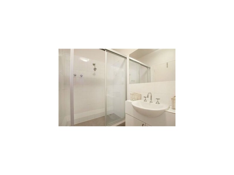 202/25 Hotham Street, East Melbourne VIC 3002