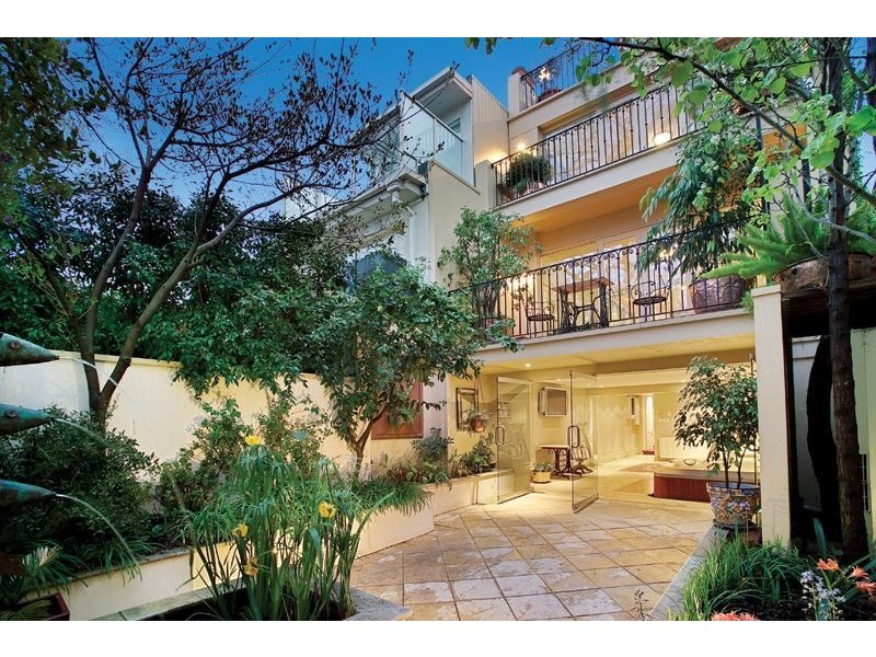 142 Powlett St, East Melbourne VIC 3002